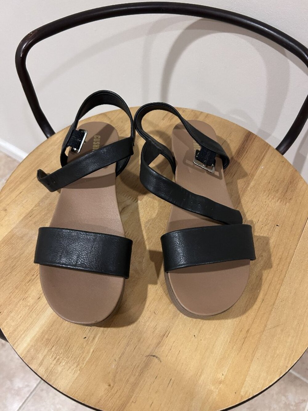 cushionaire black platform sandals - Size 7.5